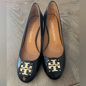 New TORY BURCH Multi Logo Pumps (Style #76483)